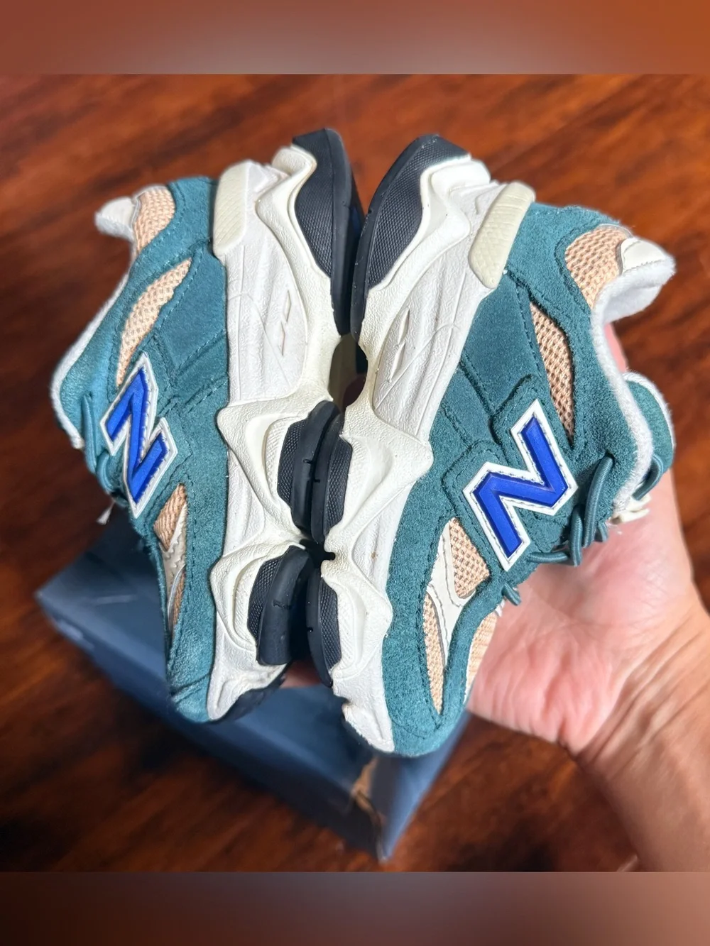 New Balance Boys 9060 Toddler Sneakers Green Orange Size 6
